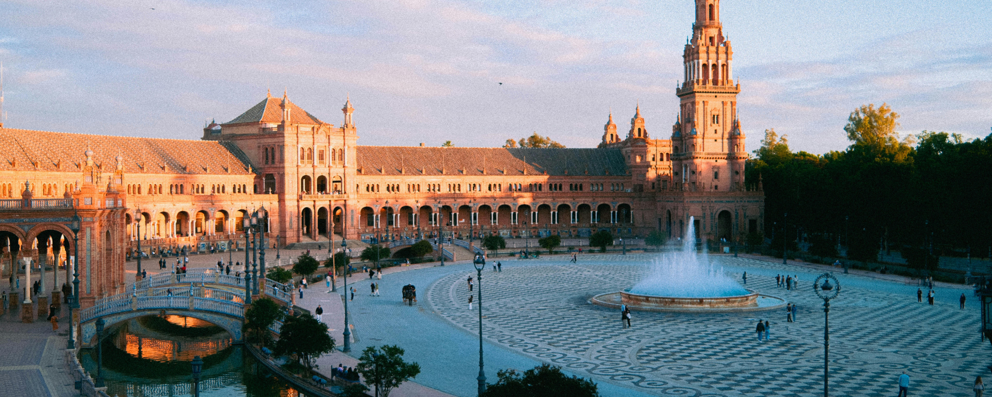 Turismo en España, Plaza España de Sevilla